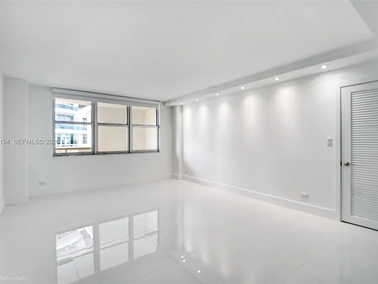 6039 Collins Ave #1222 — Photo 7