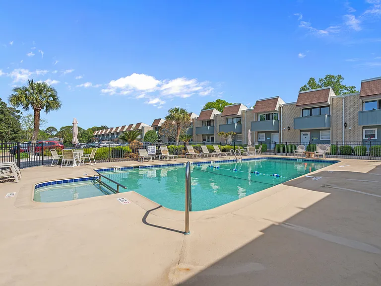 4701 N Kings Hwy #10 — Photo 42
