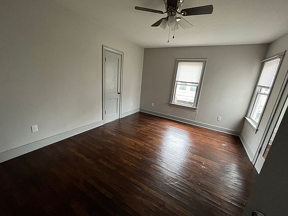 2nd image of 715 11th Ave N