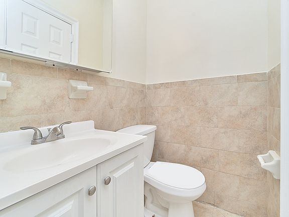 5th image of 615 W 183rd St APT 6L