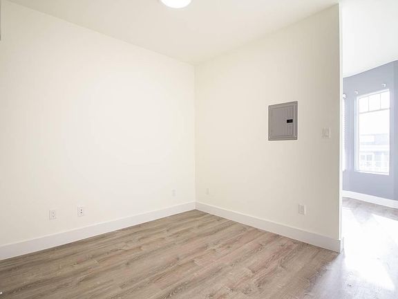 3rd image of 810 Eddy St APT 301