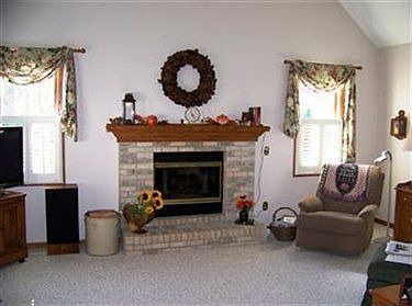 3rd image of 5055 Hanover Dr