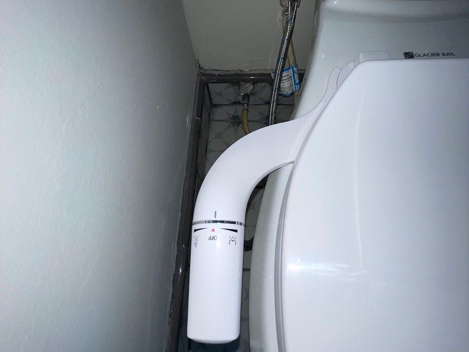 1st image of 4455 1/2 W Rosecrans Ave