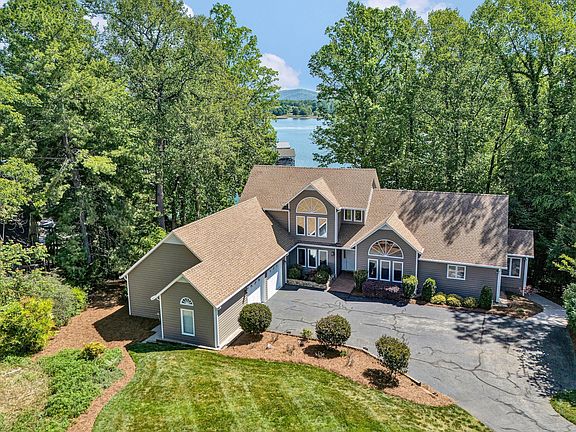 2nd image of 25 Findlay Cir