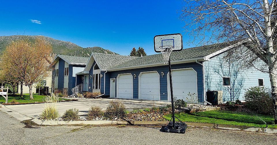 1st image of 20 Penny Ln