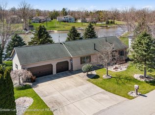 9724 Lakeview Ct, Perrinton, MI 48871