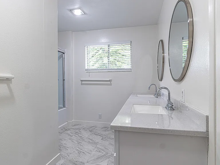 4130 Vinton Ave — Photo 32