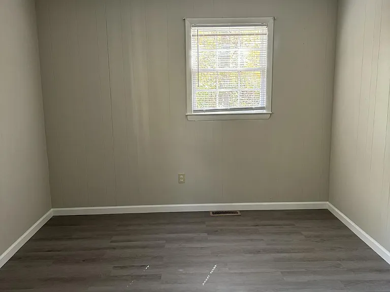 144 Nottingham Dr #5 — Photo 12