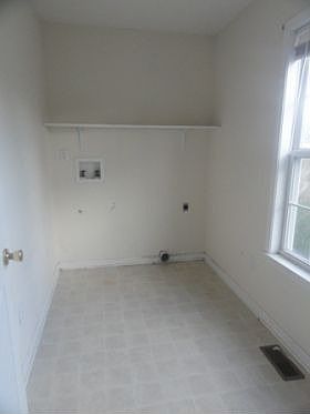 5th image of 1214 Beech St