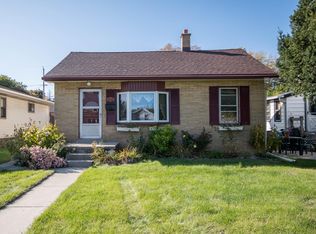 3659 S 33rd St, Greenfield, WI 53221