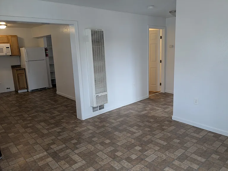 908 N Winslow Ave — Photo 5