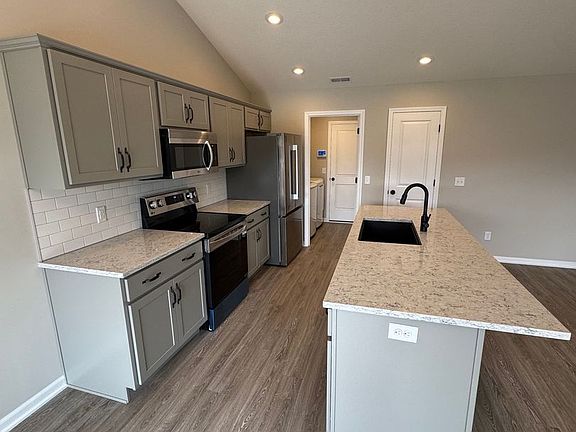 3rd image of 4153 Centerstone Pkwy
