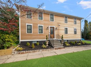 1378 Narragansett Blvd, Cranston, RI 02905