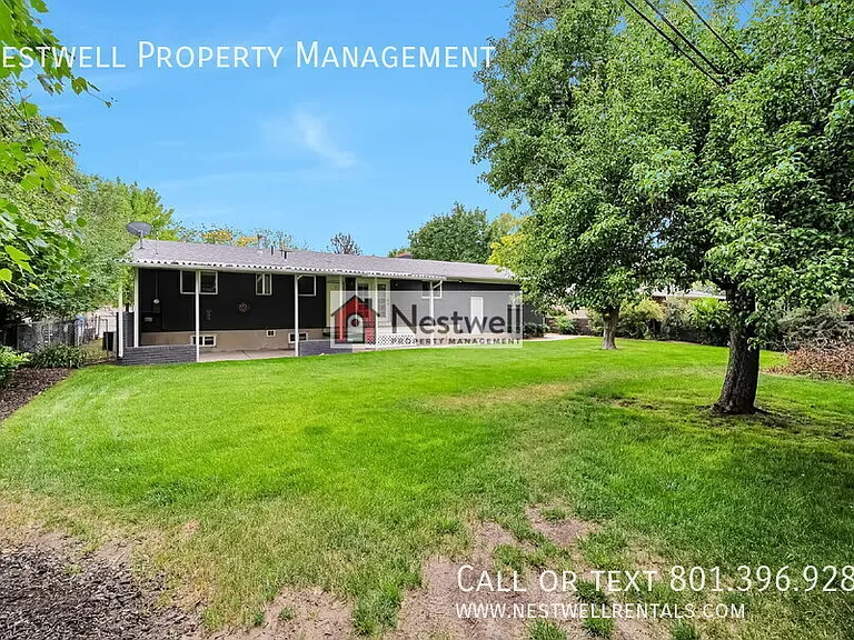 1335 E Maplewood Dr — Photo 24