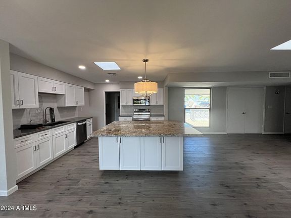 5th image of 10101 W Concord Avenue