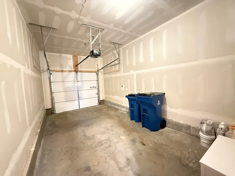 614 Sadie Cir — Photo 23