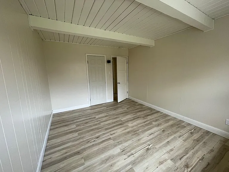 1750 Stratford Dr — Photo 6