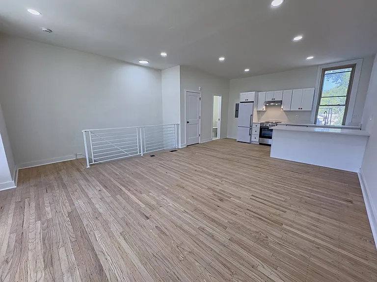 2013 Green St #3F — Photo 8