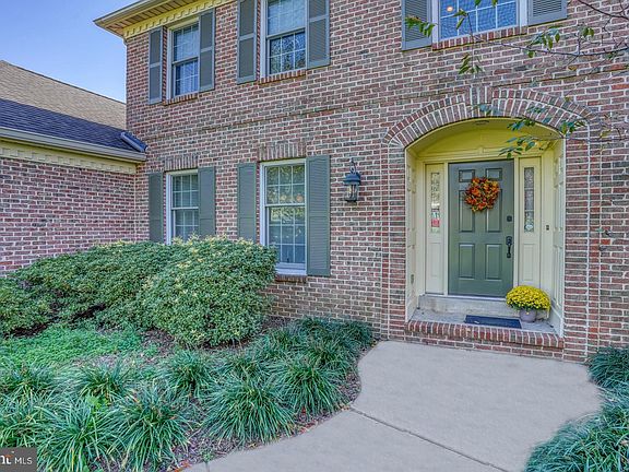 2nd image of 11 Thornberry Ln