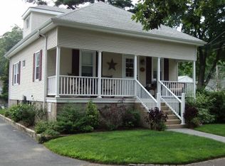 65 Dahlia St, Warwick, RI 02888