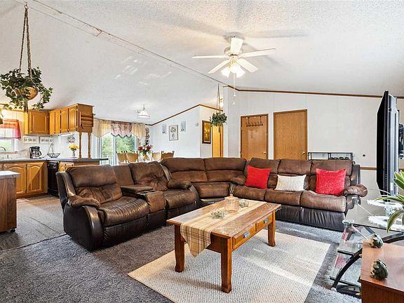4th image of 925 Lake Park Blvd