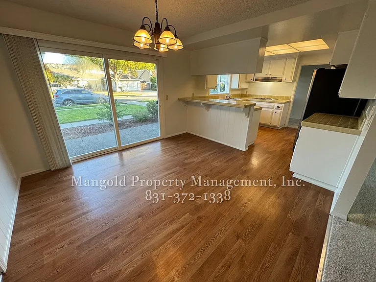 22490 Ferdinand Dr — Photo 5