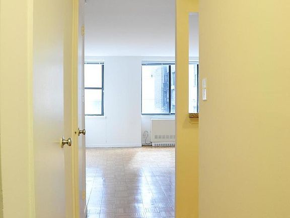 3rd image of 244 E 75th St APT 1B