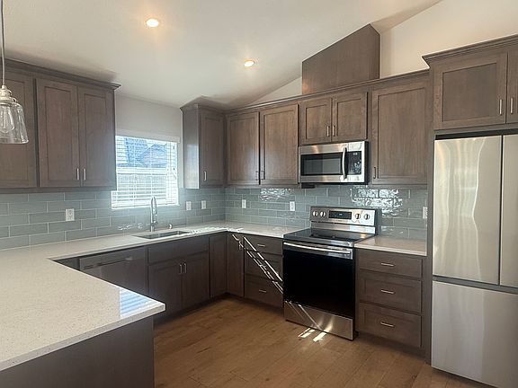 2nd image of 3851 Willowview Ct Unit B
