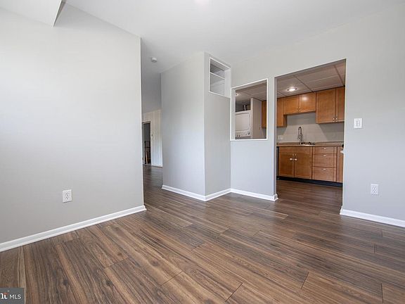 3rd image of 1518 Manley Rd APT B26