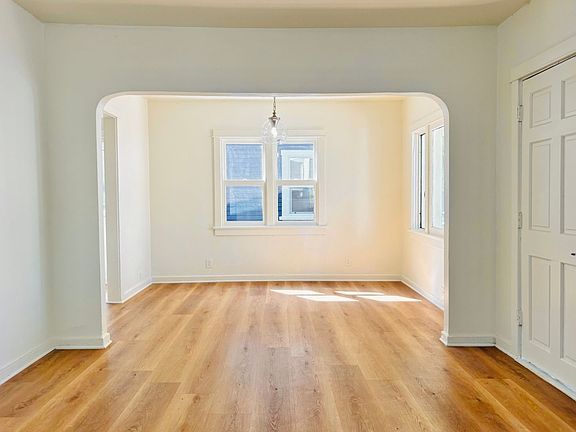 2nd image of 3708 S St Andrews Pl