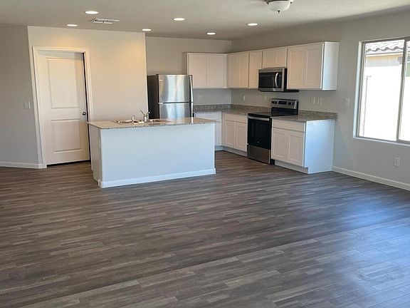 3rd image of 836 S Parker Pl