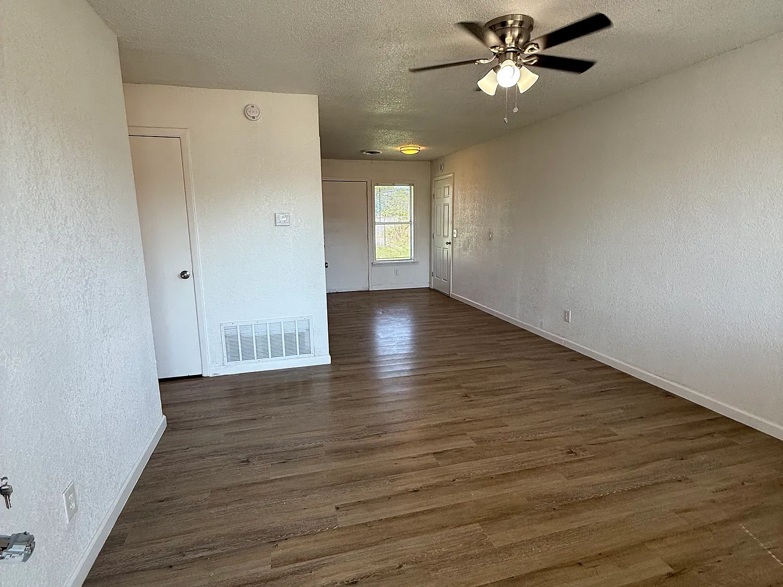 2403 N Osage — Photo 4