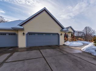 6173 Gwen Ln, Allenton, WI 53002
