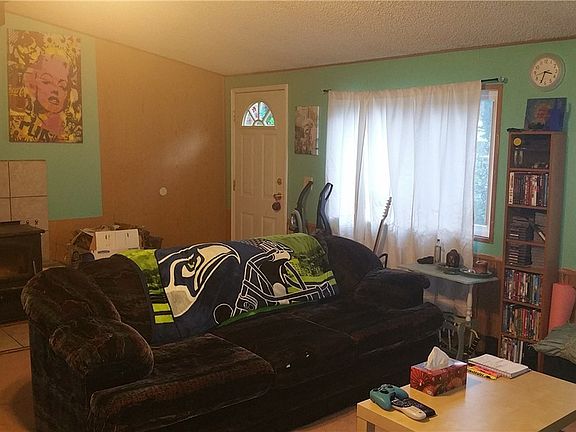 4th image of 1342 Pilchuck Dr