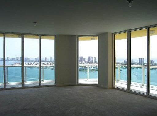 5th image of 2650 Lake Shore Dr Unit 2206