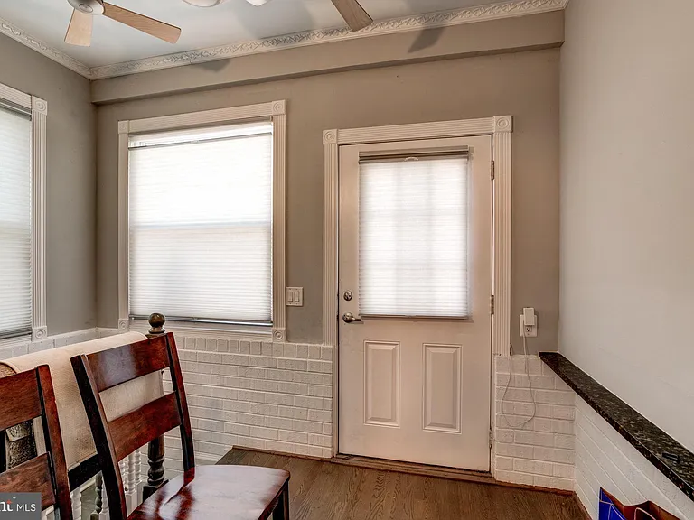 1016 G St SE — Photo 21