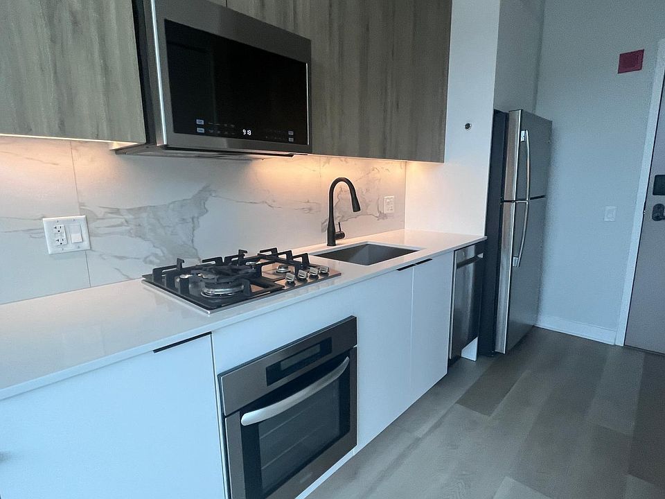 1st image of 745 N Milwaukee Ave #1901