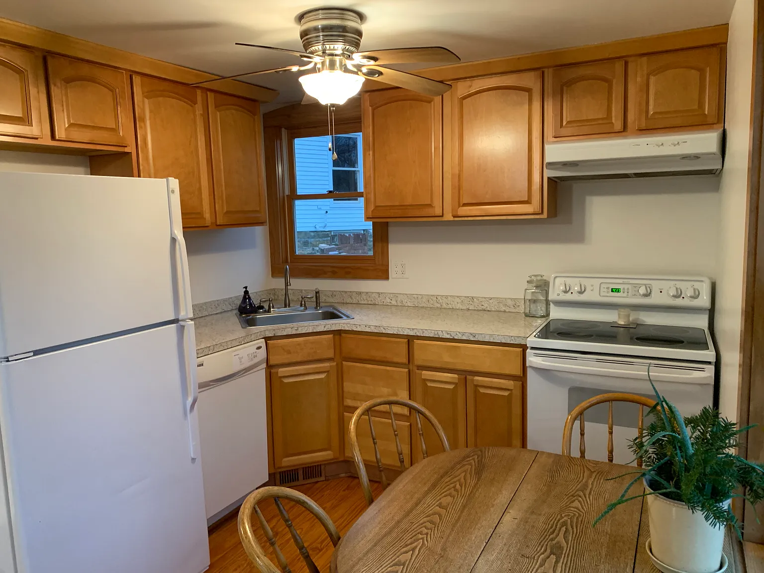 1 bed, 750 sqft, $1,695 — Photo 4