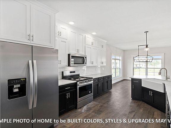 4th image of 225 Hereford Blvd