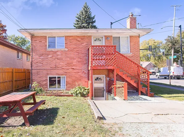 1833 W Ridgeland Ave, Waukegan, IL 60085