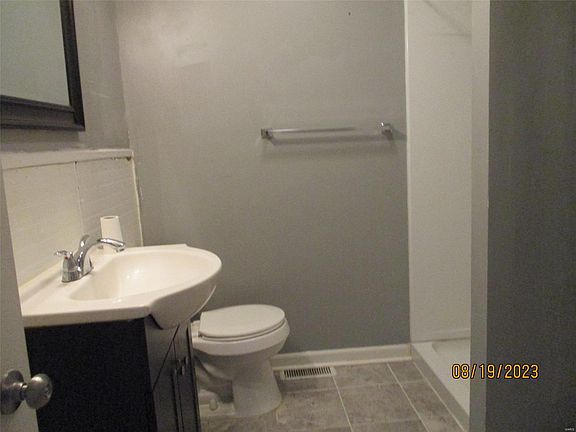 5th image of 7760 Ellington Dr