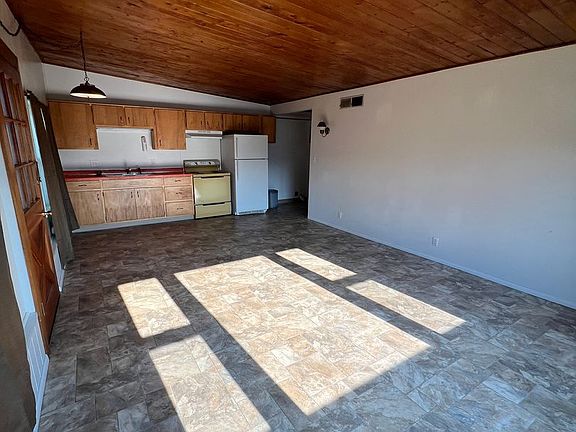 5th image of 2356 Dixon Ave APT 2