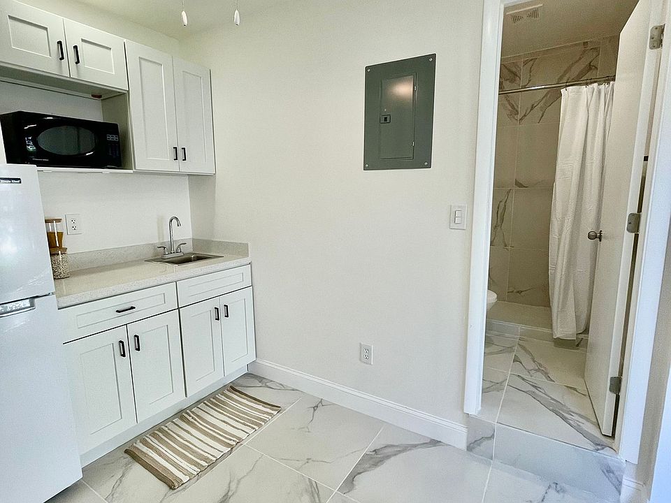 1st image of 5330 SW 5th St #1