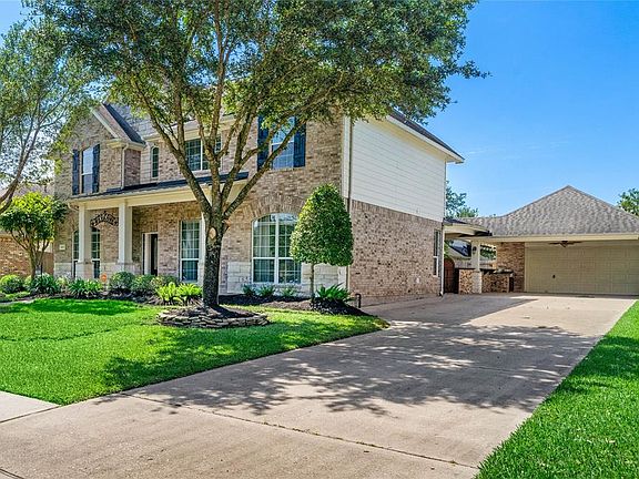 3rd image of 3604 Fir Hollow Way