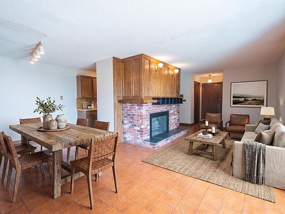 5th image of 512 W Cedar Cres SW #201