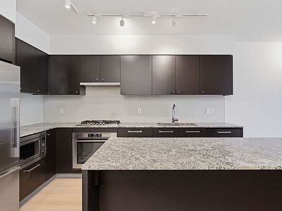 4th image of 6180 Cooney Rd #307