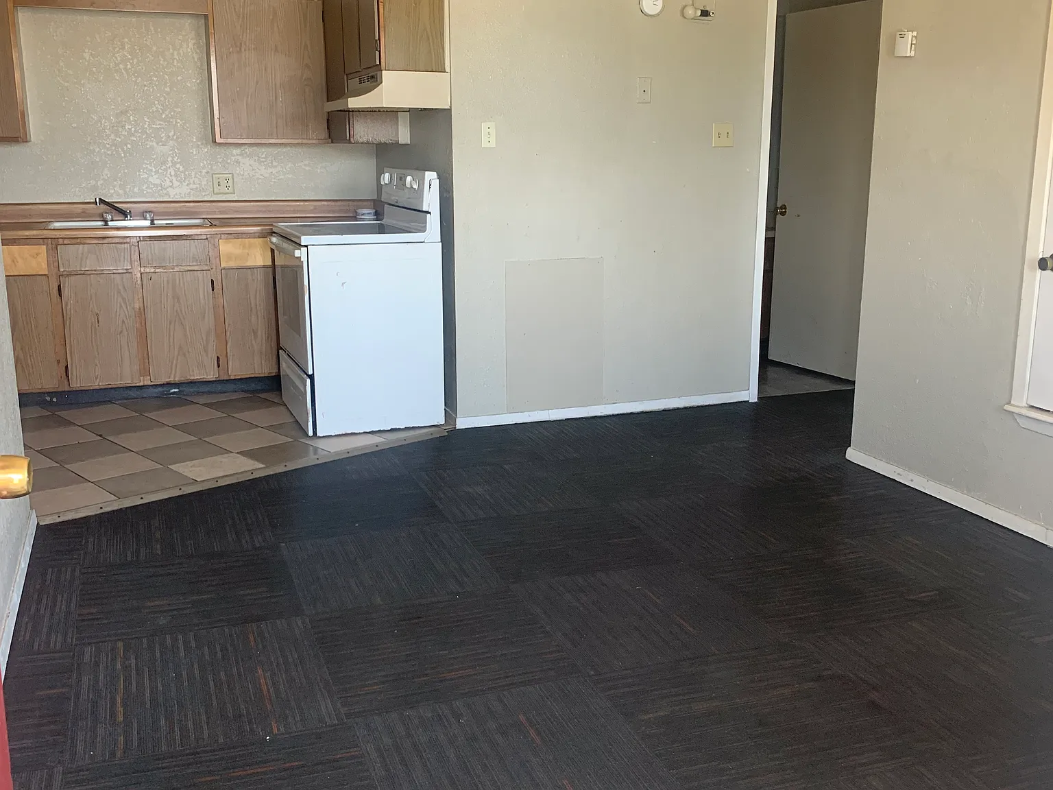 2 bed, 750 sqft, $700 — Photo 3