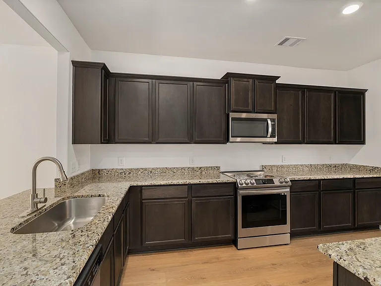 21907 Gallagher Pines Ln — Photo 3