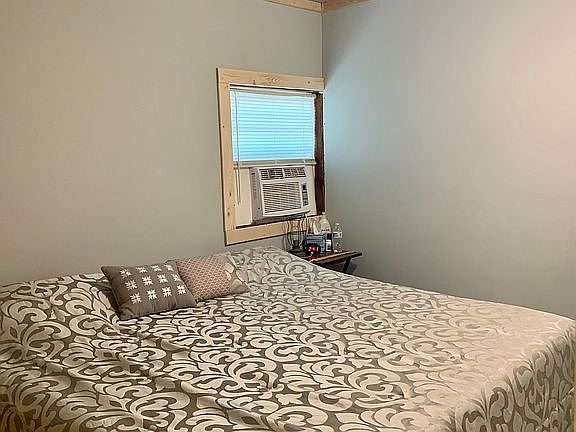 King bed in master