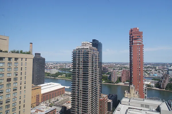 Rented by Realty Group International | media 13